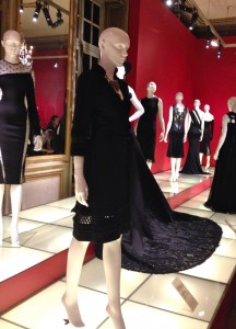 Little Black Dress au Mona Bismark